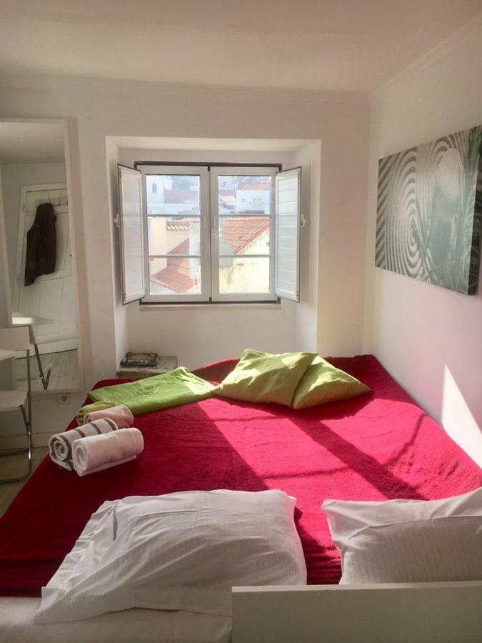Pequeno Hostel Studio Lisbon Exterior photo